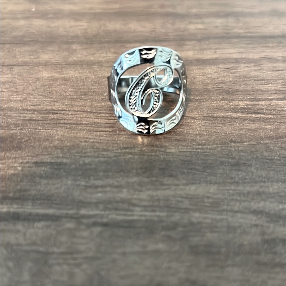 *Never Worn* Elegant Silver “C” Initial Ring